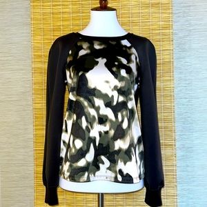 Simply Vera olive green long sleeve top